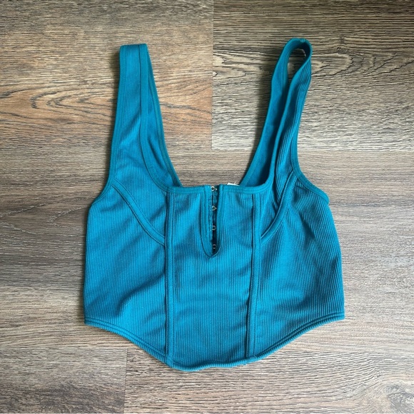 Forever 21 Tops - Forever 21 Teal Ribbed Crop Top